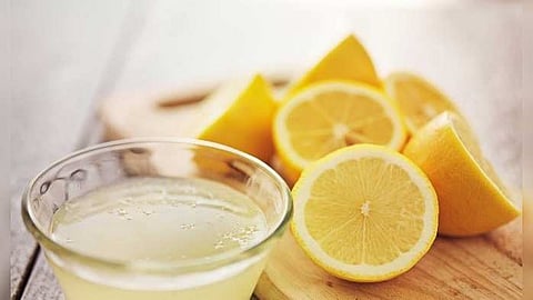 লেবু খাওয়া ভালো, তবে বেশি লেবু বিপদও ডাকে! জানেন? - 8 serious side effects of lemons - eisamay