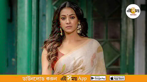 Xotin erining dostlari uchun suratga tushadi