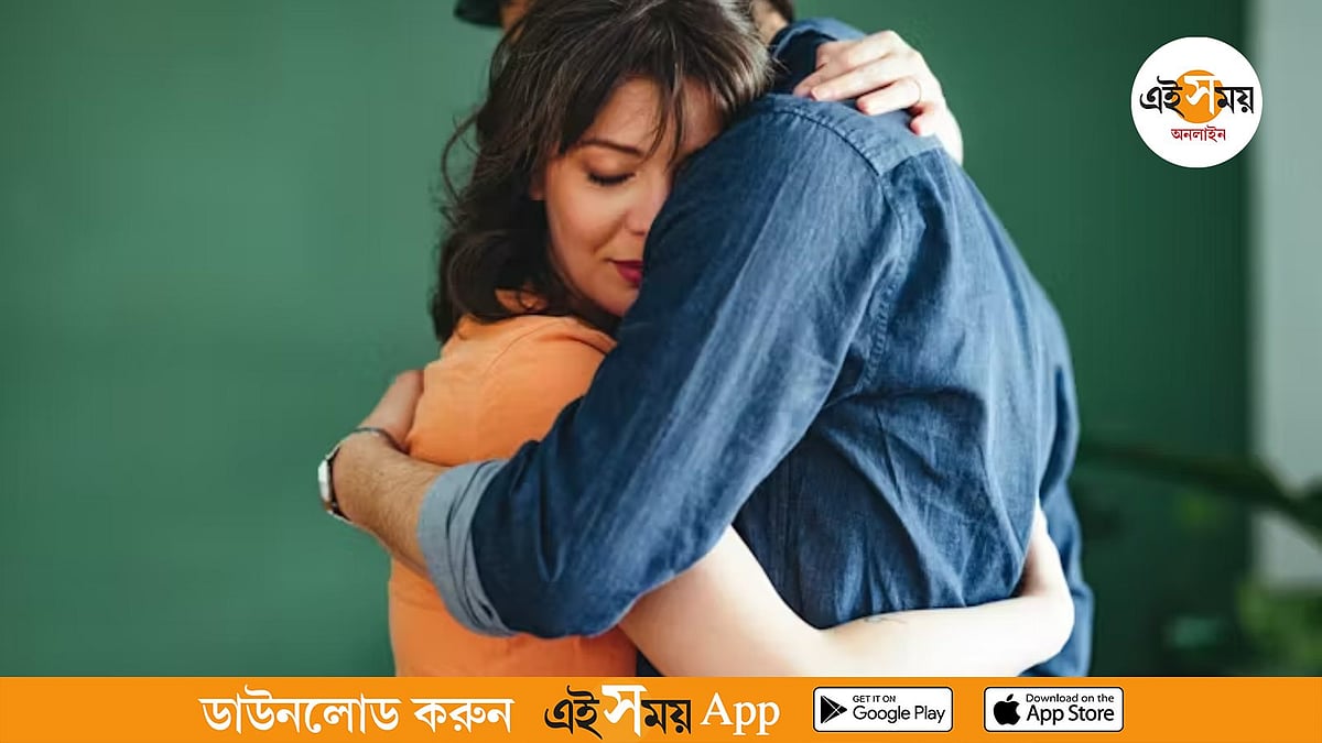 Men uyga kelib, onamning dostlarini kordim