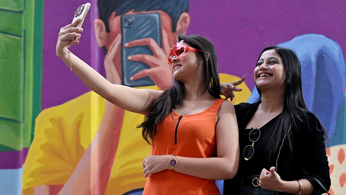 colorful deodar street