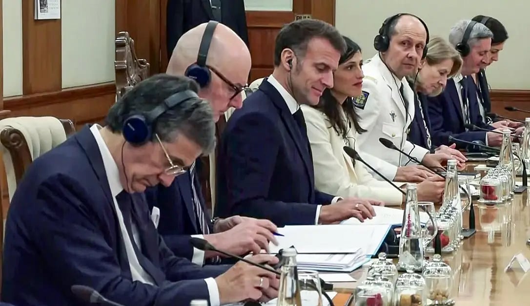PM Modi Macron Mumbai Meeting 