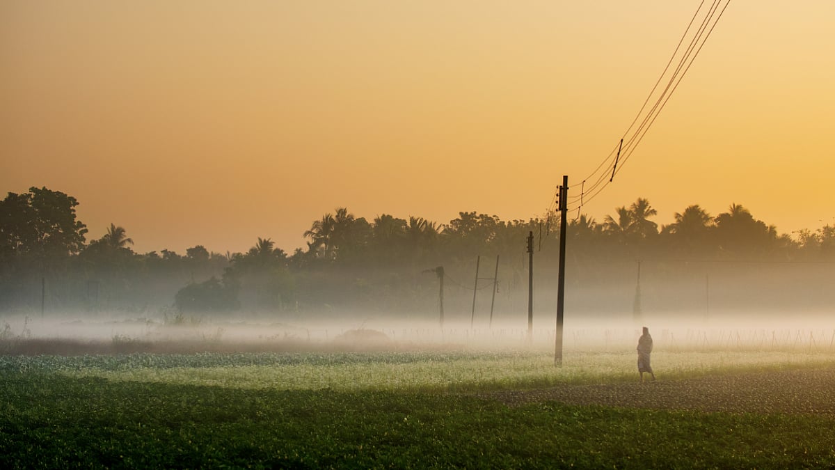 very dense fog in kolkata in morning