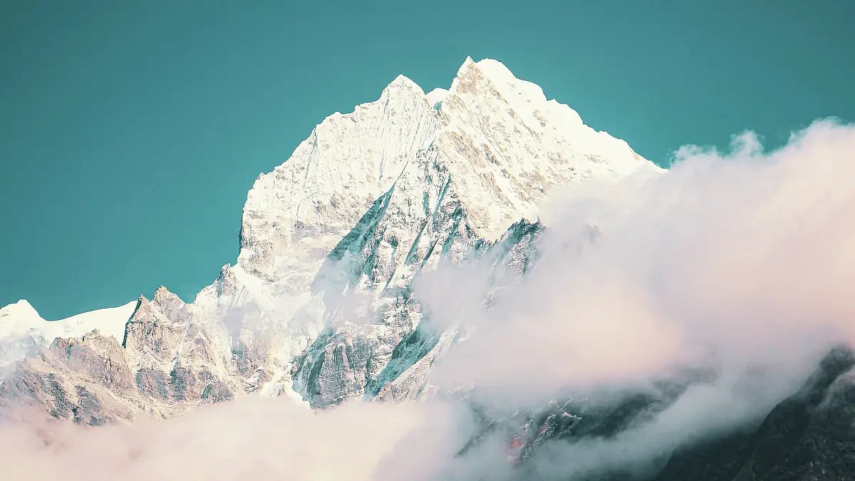 Mount everest peak