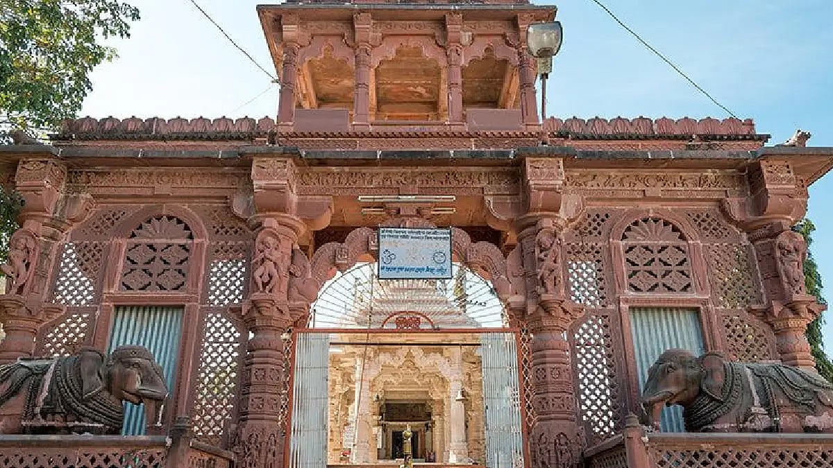 this is showing historical fort