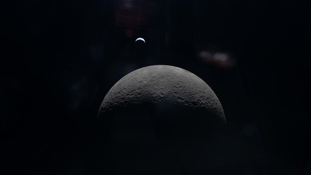 Artemis II makes lunar flyby during Nasa mission picture