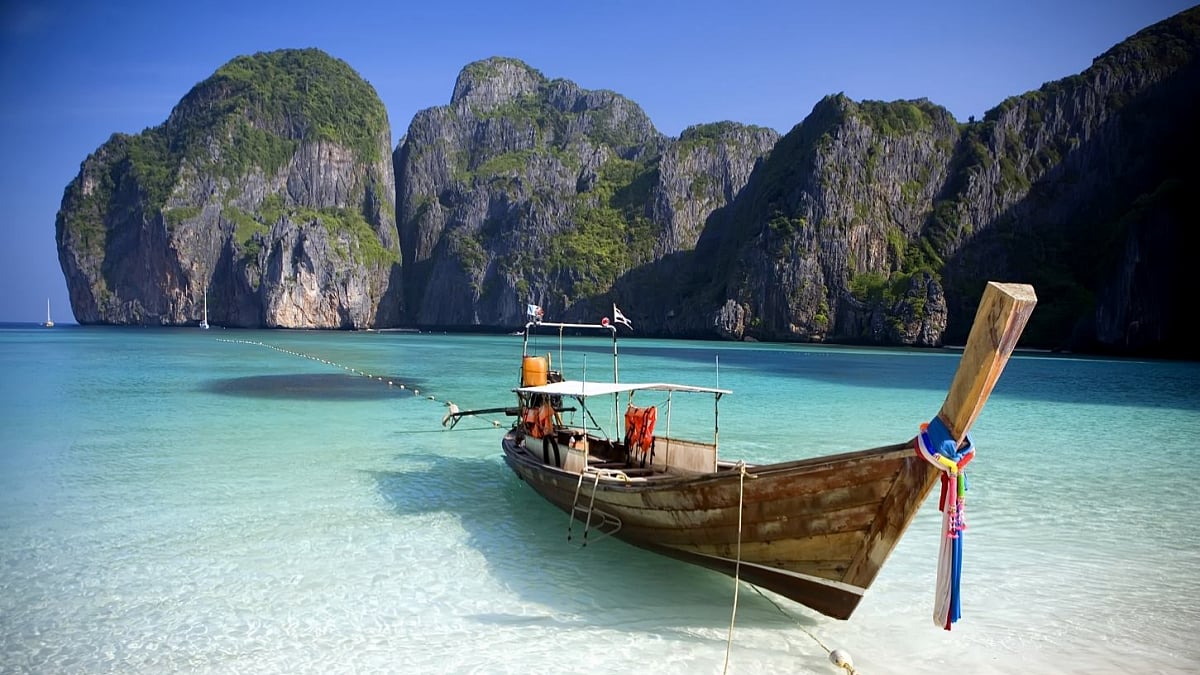 Boat Floating on the Elephant Beach sea