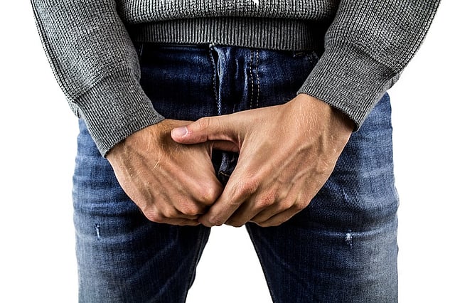 Boyinbogni aldash haqidagi onlayn porno video