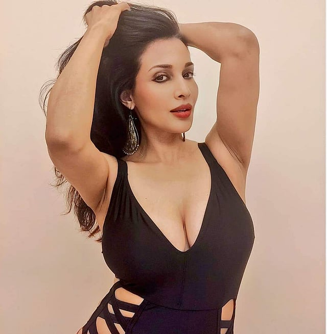 Porno tomosha qiling: Ogil onamning singlisini sikadi Ukraina xususiy porno