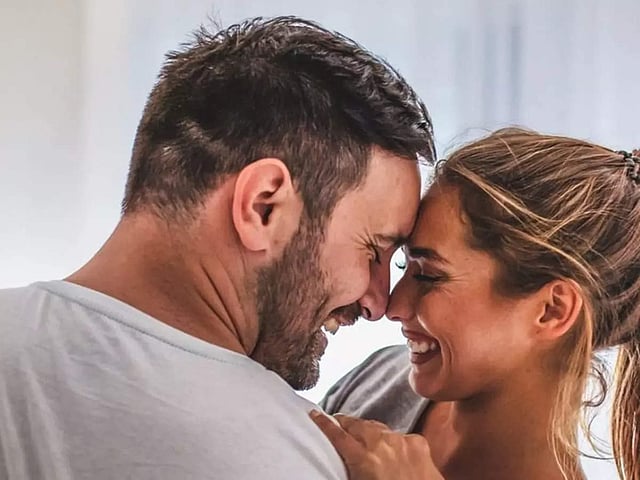 Goli Afrika qabilasi Zhenya yalangoch