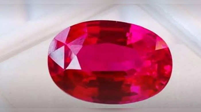 Ruby Auction In New York : বিশ্বের সবচেয়ে বড় রুবি উঠল নিলামে, দাম কত ...