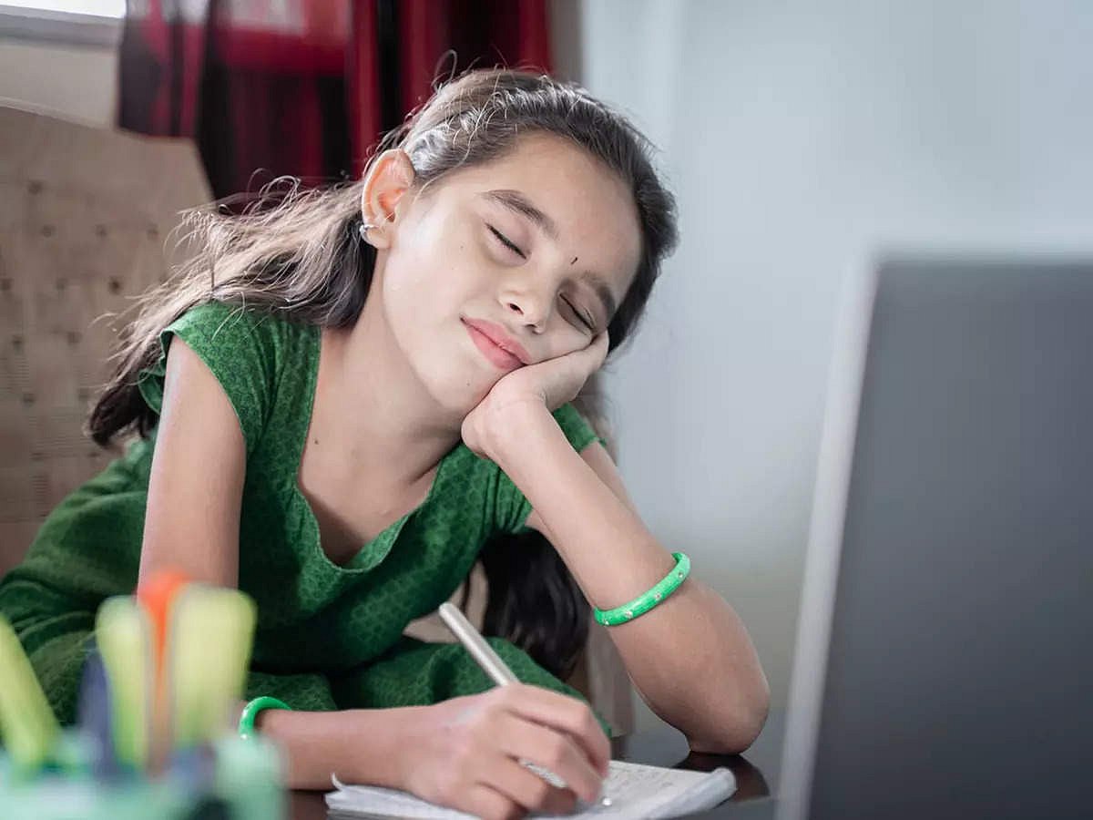 Moldova qizi bilan jinsiy aloqani tomosha qiling