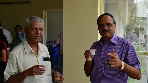 ದಶಕದ ಹಿಂದಿನ (೨೦೧೧) ಕಾರ್ಯಕ್ರಮವೊಂದರಲ್ಲಿ ಶ್ರೀ ಸುಧೀಂದ್ರ, ಮತ್ತೋರ್ವ ಹಿರಿಯ ಸಂವಹನಕಾರ ಶ್ರೀ ಕೈವಾರ ಗೋಪೀನಾಥರ ಜೊತೆ