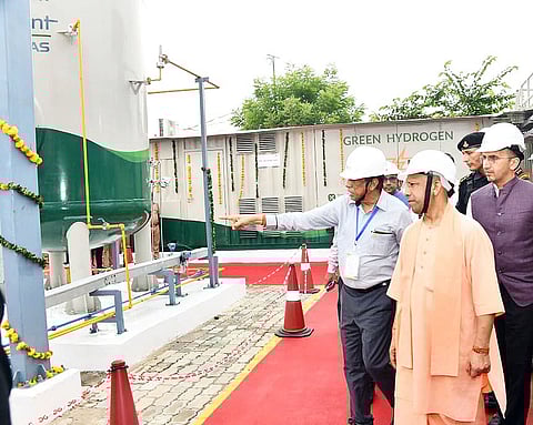 Alt="CM Yogi inaugurates UP's 1st Green Hydrogen Plant in Gorakhpur"