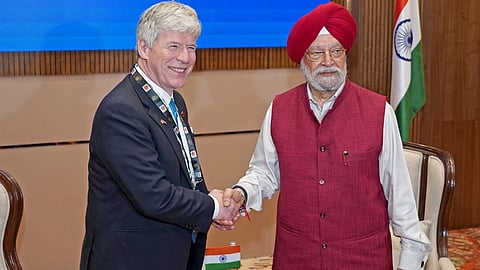 Alt="Hardeep Singh Puri Tim Hodgson"