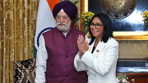 Alt="Hardeep Singh Puri Delcy Rodríguez Gómez"