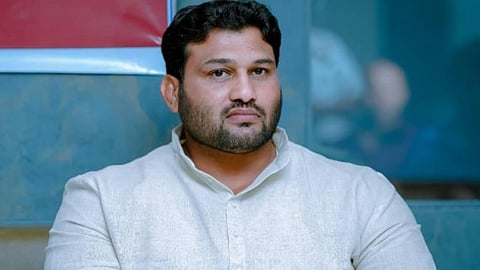 Double Maharashtra Kesari Chandrahar Patil Joins Shinde's Shiv Sena