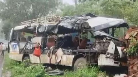 19 Kanwariyas Dead in bus-truck Accident in Jharkhand