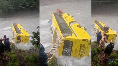 Bus Carrying ITBP Personnel Falls into River in Ganderbal, Jammu and Kashmir