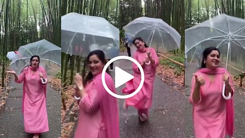 Navneet Rana: Navneet Rana's amazing dance in the drizzle to Sridevi's song
