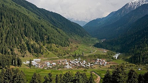 Seven Tourist Spots in Kashmir Reopen After Pahalgam Attack