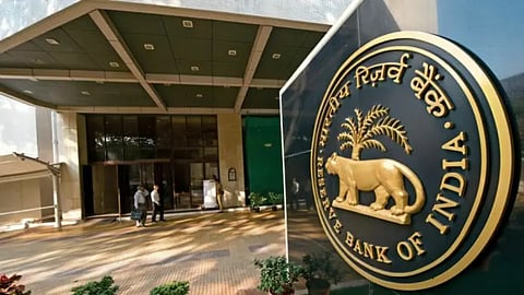 RBI Decides to Keep Loan EMI Unchanged