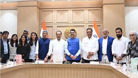 India Women Team : Honoring India's Women Cricketers by Chief Minister Fadnavis