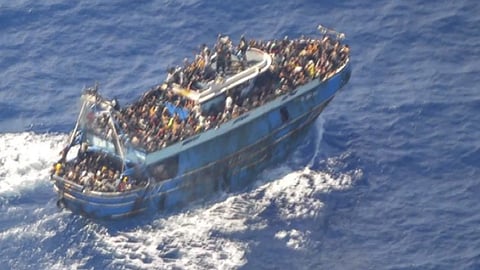 Boat Sink: Ship carrying 300 passengers sank in the Indian Ocean; 7 dead, many missing