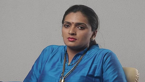 Rupali Thombare Patil Sent a 10 crore defamation notice to Madhavi Khandalkar