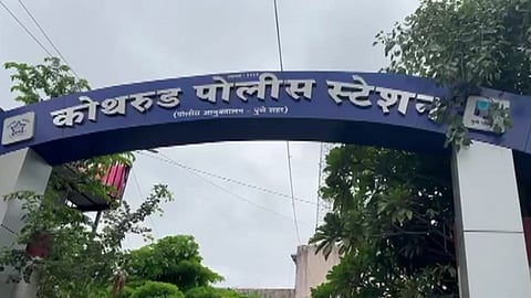 Pune Breaking News: Woman from Pune assaults man; Case registered against woman at Kothrud police station  