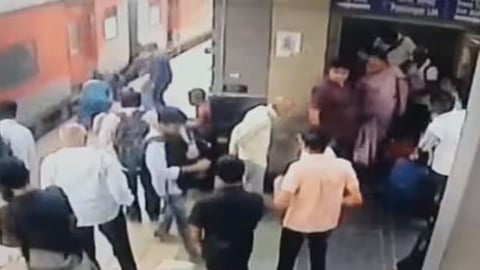 Lost balance while getting off the express, and the woman from London lost her life