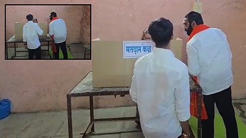 Hingoli: Santosh Bangar: Violation of voting privacy by Shiv Sena MLA Santosh Bangar
