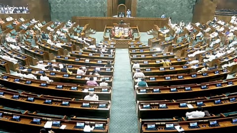 Parliament Session : Winter session of Parliament begins in Delhi too, discussion on 'Vande Mataram' in Lok Sabha today