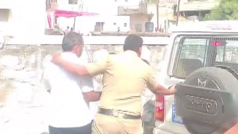 Jalna: Suspicion of Bogus Voting; Suspected Bogus Voters in Police Custody 
