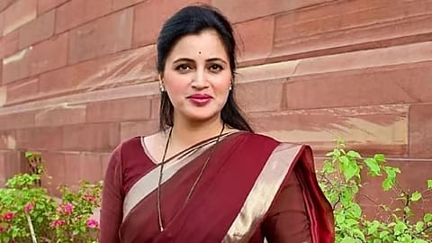 Navneet Rana: Death threat to Navneet Rana 
