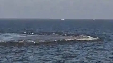  Arabian sea : Suddenly the sea water started boiling, disaster management on high alert from Palghar to Gujarat