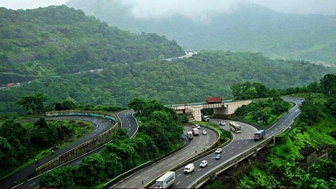 Mumbai-Pune Expressway Traffic