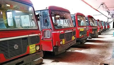Buses from Pune to Mumbai suddenly stopped! Major chaos among passengers due to traffic jam…