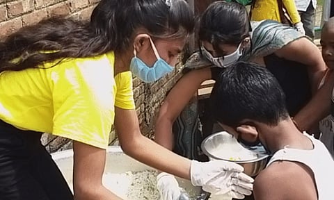 'Khalsa Centre Northeast' Observes Eid-ul-Fitr by Feeding Slum Dwellers in Guwahati