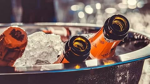 Tips to identify genuine liquor