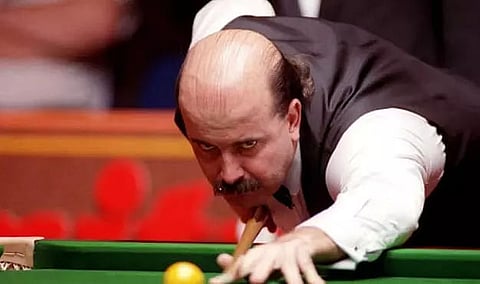 Former British snooker star Willie Thorne passes away