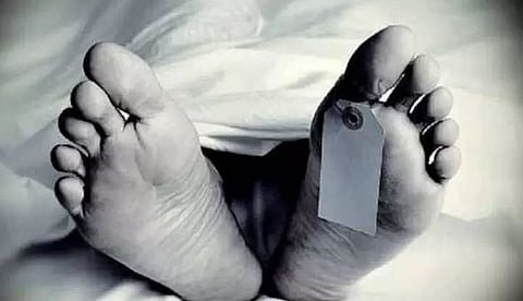 Old man dies under Bhangagarh Flyover when hit on head with a stone