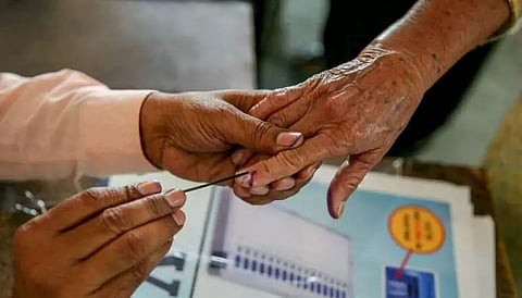 Complexities of simultaneous polls