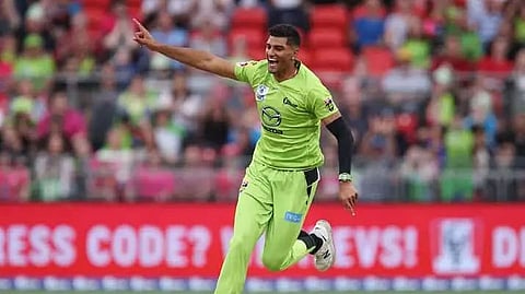 Gurinder Sandhu switches to Sydney Sixers for Mitchell Starc