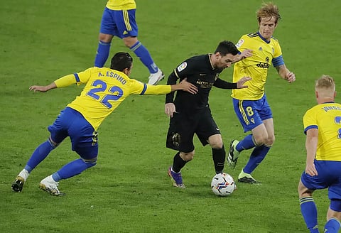 Barcelona suffer shock loss; narrow win for Real Madrid