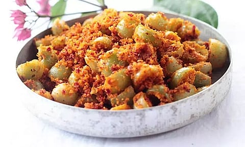 Fruit Curry (Phalon ki Kari)
