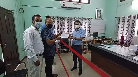 AJYCP sends memo to CM Sarbananda Sonowal, chainsaw machines seized