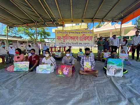 Chandrapur artists oppose Dispur's move with the brush
