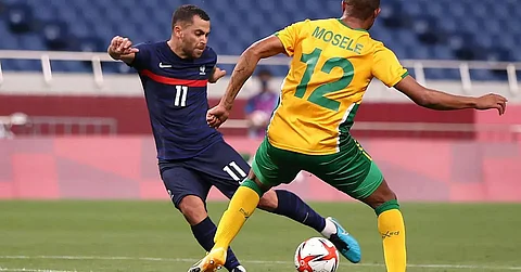 Japan edge towards knock-outs; France rebound