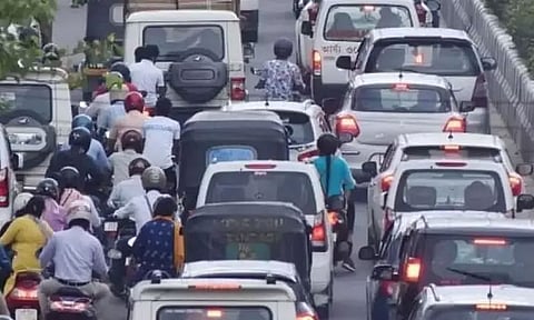 People face inconvenience due to traffic problems in Dibrugarh