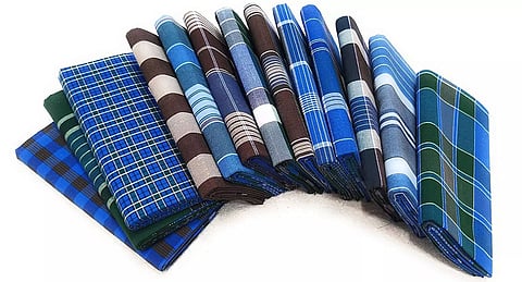 3 Students Expelled For Wearing Lungi In An Online Exam